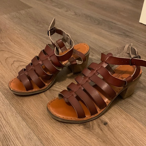 Brown leather chunky heels - Picture 2 of 3